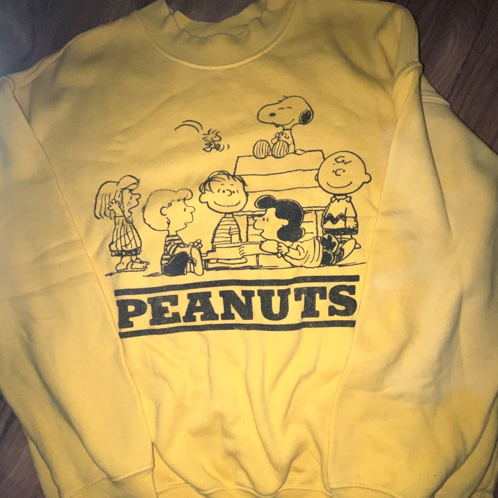 COPY - PEANUTS Yellow Crew Neck